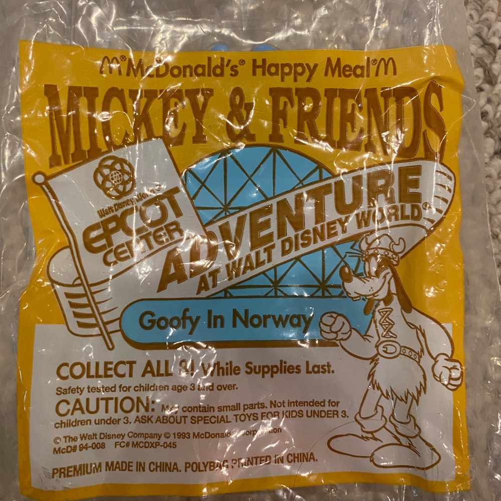 1993 McDonald's Disney Mickey & Friends Epcot Center toy